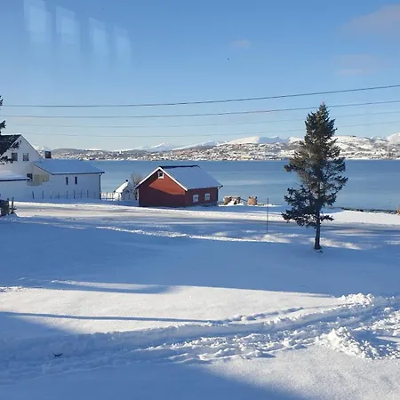 Apartment Near The Sea Tromso Exterior photo